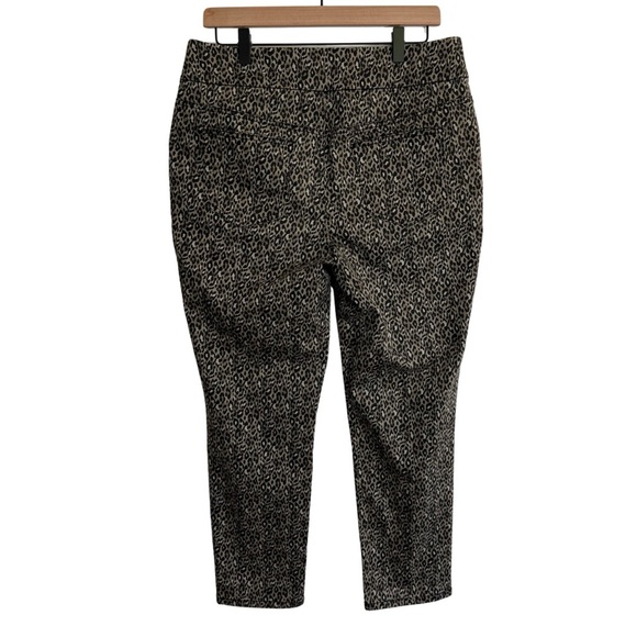 Chicos Leopard Print Pull On Pants Women’s Size 8 Stretch - Picture 3 of 16